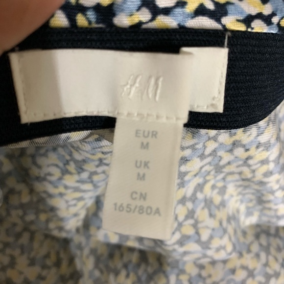 H&M satin skirt - Picture 4 of 5